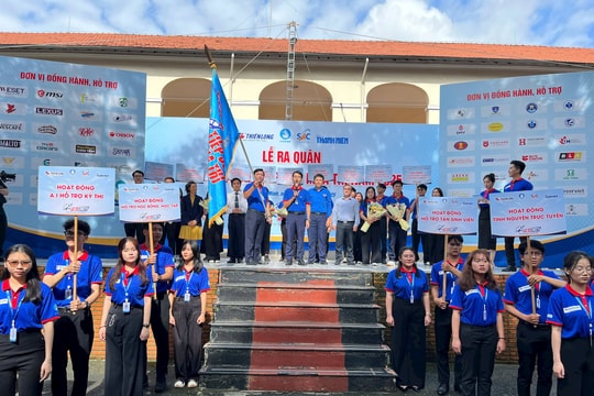 Hơn 23.000 sinh viên TP HCM 'Tiếp sức mùa thi' cho sĩ tử