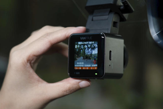 ‏Camera hành trình có hút cạn ắc quy không?‏