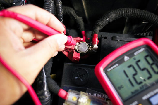 ‏Ắc quy chết có sạc lại được không?‏