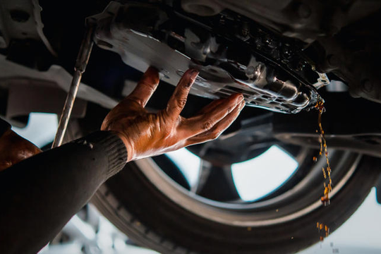 ‏Dầu động cơ và dầu hộp số khác nhau thế nào?‏