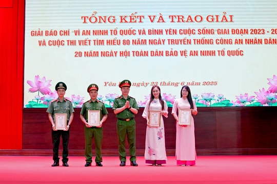 Yên Bái trao giải báo chí với chủ đề ‘Vì an ninh Tổ quốc và bình yên cuộc sống’
