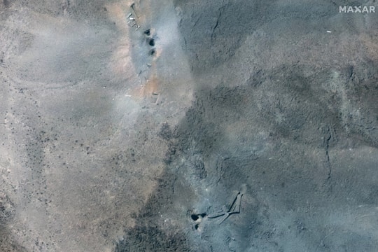 Loạt ảnh vệ tinh cho thấy căn cứ hạt nhân Fordow của Iran bị hư hại, nhưng còn nhiều nghi ngờ