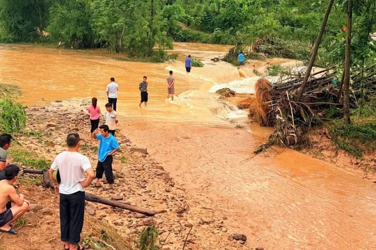 Lạng Sơn: Mưa lớn kéo dài, nhiều khu vực bị cô lập, hàng trăm người được sơ tán