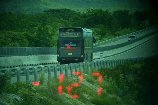 Xử lý xe khách chạy quá tốc độ trên 35km/h