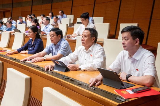 Thông qua Nghị quyết về thí điểm Viện kiểm sát nhân dân khởi kiện vụ án dân sự