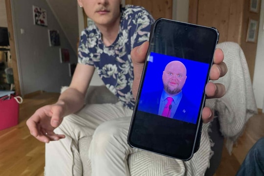 Bị từ chối nhập cảnh Mỹ vì ảnh chế Phó Tổng thống JD Vance?