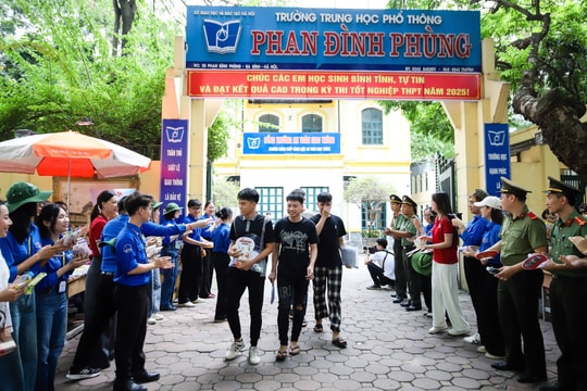 Đề thi tốt nghiệp THPT 2025 môn Toán, mã đề 105