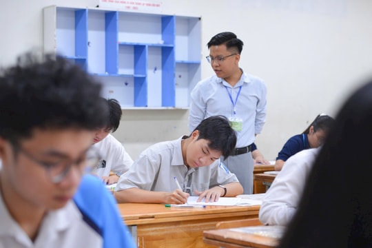 Đề thi tốt nghiệp THPT 2025 môn Vật lý, mã đề 0202