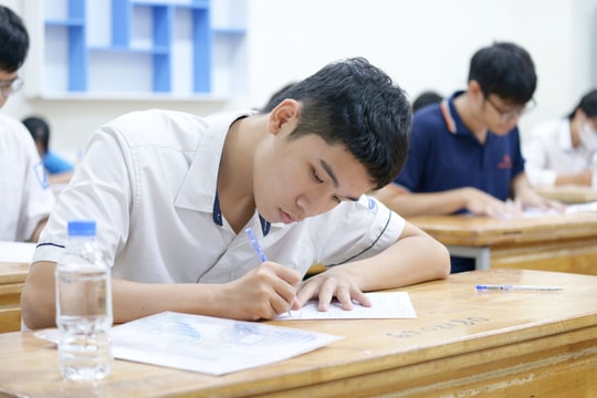 Đề thi tốt nghiệp THPT 2025 môn Toán, mã đề 110