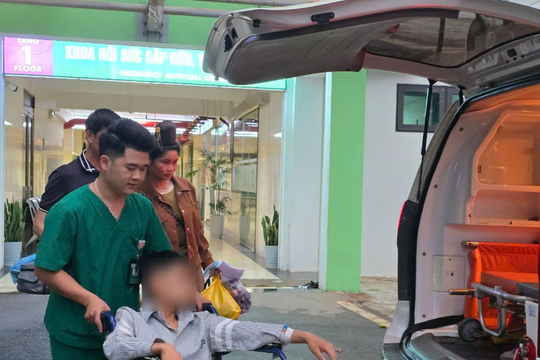 Sơn La: Một thí sinh đi thi bằng xe cứu thương sau ca mổ ruột thừa