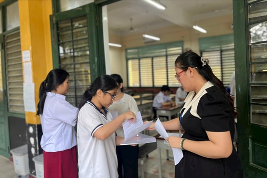 Gần 100.000 sĩ tử tại TP HCM bước vào môn thi thứ 2