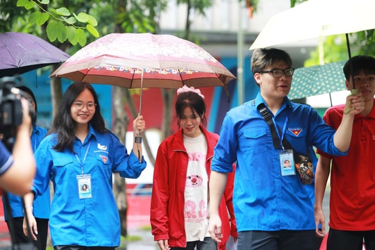 Đề thi tốt nghiệp THPT 2025 môn Vật lý, mã đề 0230