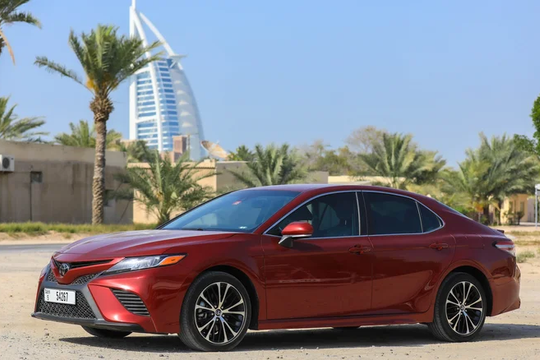 ‏Tại sao xe hybrid lại tạo ra tiếng ồn kỳ lạ khi lái?‏