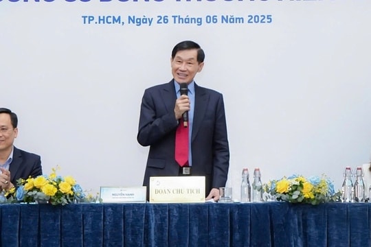 Vua ‘hàng hiệu’ Johnathan Hạnh Nguyễn tuyên bố muốn sống đến 105 tuổi để tiếp tục dự họp: Phía sau là những ‘bát phở hàng hiệu’ mang về hàng trăm triệu mỗi ngày tại sân bay?