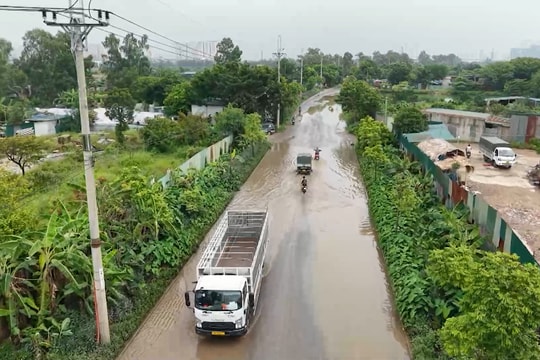 Thanh Trì (Hà Nội): Tuyến đường cứ mưa là ngập, tiềm ẩn nguy cơ tai nạn cho người dân