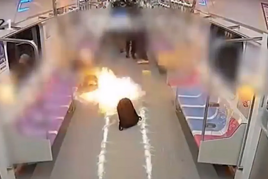 Video người đàn ông Hàn Quốc phóng hỏa tàu điện ngầm vì giận dữ sau ly hôn