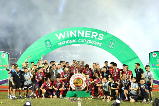 Thắng đậm SLNA, Công an Hà Nội vô địch Cúp Quốc gia 2024/25