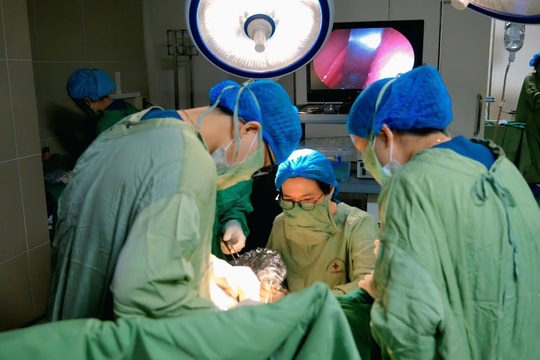 Xử trí thành công trường hợp dị vật mắc ở âm đạo trẻ nhỏ