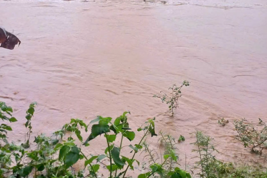 Yên Bái: Về nhà sau đám cưới, cô gái trẻ bị lũ cuốn thiệt mạng