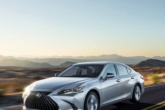 Giá xe Lexus ES250 2025 mới nhất tháng 7/2025