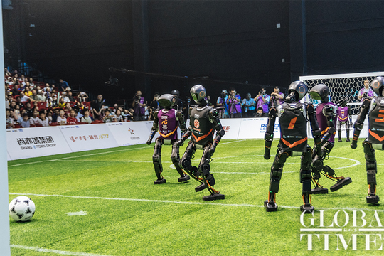 Độc lạ giải bóng đá robot đang gây sốt tại Trung Quốc