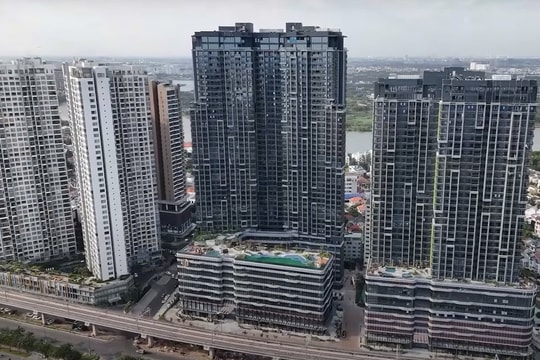 Giá nhà tại Hà Nội và TP HCM tiếp tục leo thang: 'Hoa cho người giàu, lệ cho người nghèo'