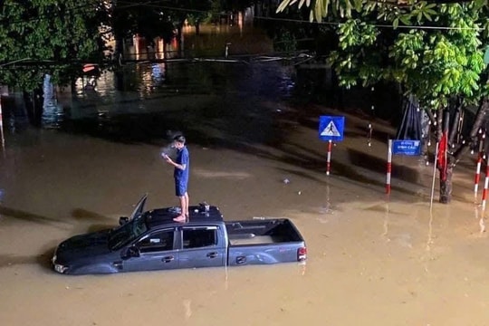 Thái Nguyên: Nhiều tuyến đường tiếp tục chìm trong biển nước sau cơn mưa lớn