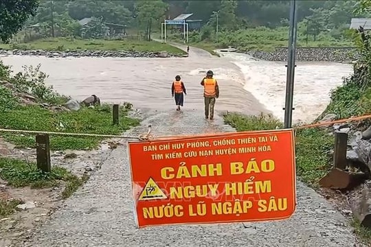 Quân đội tập trung ứng phó mưa lớn ở khu vực Bắc Bộ và Thanh Hóa