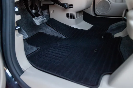 ‏Vì sao nhiều xe mới không có thảm sàn‏