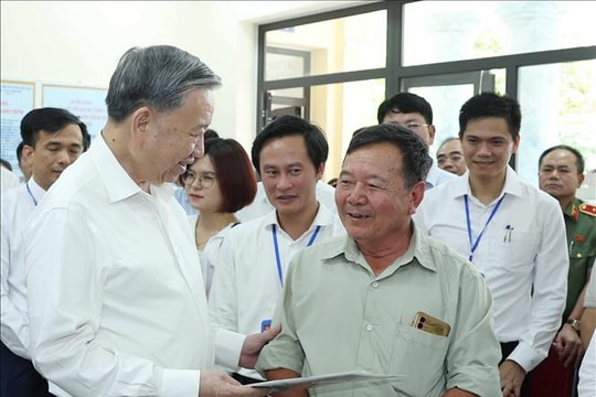 Tổng Bí thư Tô Lâm kiểm tra hoạt động của chính quyền địa phương hai cấp tại Hà Nội