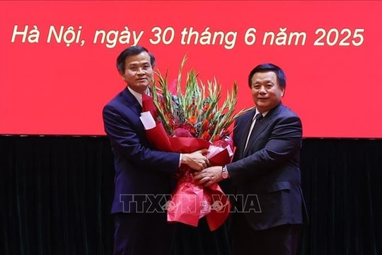 Ông Đoàn Minh Huấn giữ chức Phó Giám đốc Thường trực Học viện Chính trị quốc gia Hồ Chí Minh