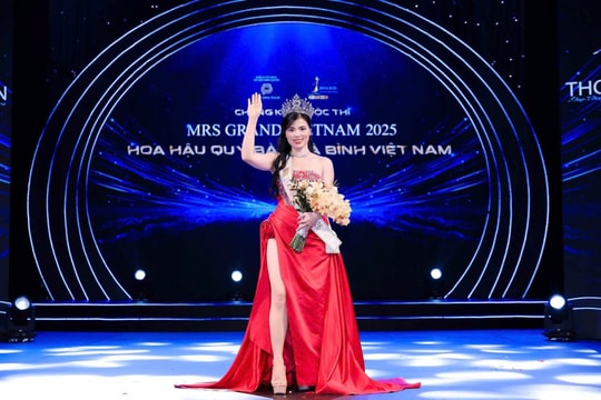 Người đẹp Nguyễn Thị Thưa đăng quang Hoa hậu Quý bà Hòa bình Việt Nam 2025