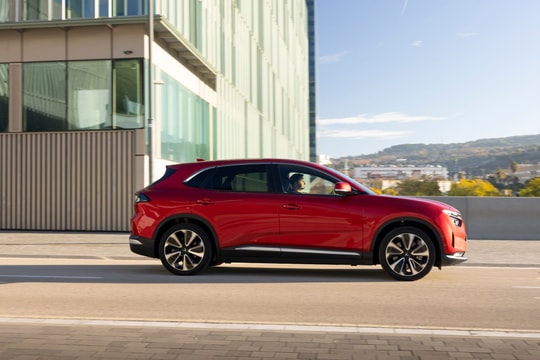 Đổi xe xăng sang điện, người dùng Việt hưởng loạt quyền lợi chưa từng có từ VinFast