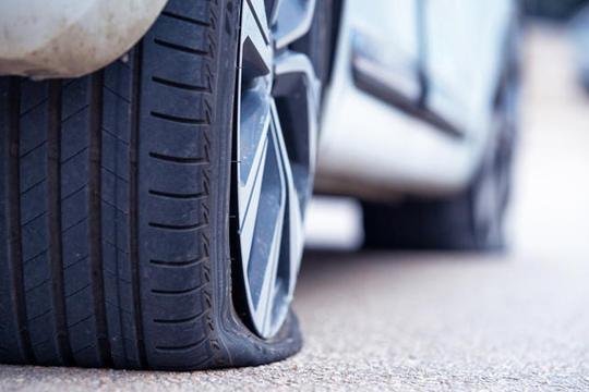 ‏Phanh gấp có thể làm hỏng xe bạn như thế nào?‏