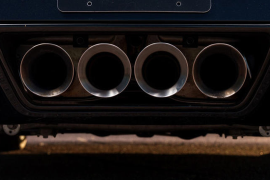 ‏Vì sao một số xe có đến bốn ống xả?‏