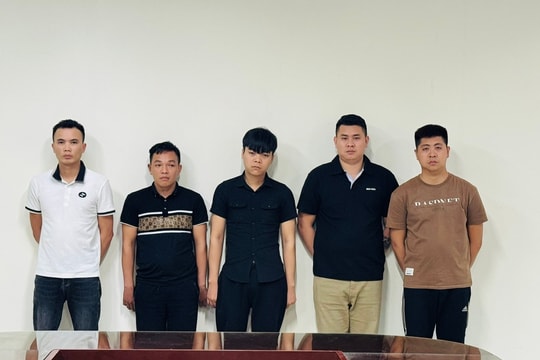 Chiếm đoạt tiền của ngân hàng và công ty tài chính, 5 đối tượng bị khởi tố