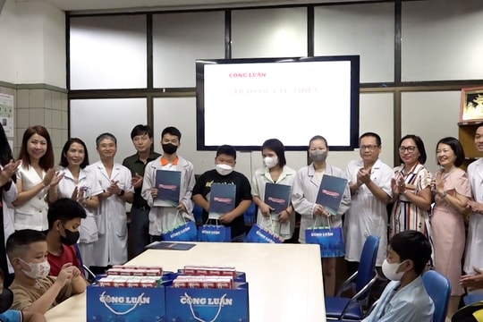 'Ước Mơ Xanh' tiếp thêm động lực cho bệnh nhi ung thư tại Bệnh viện Bạch Mai