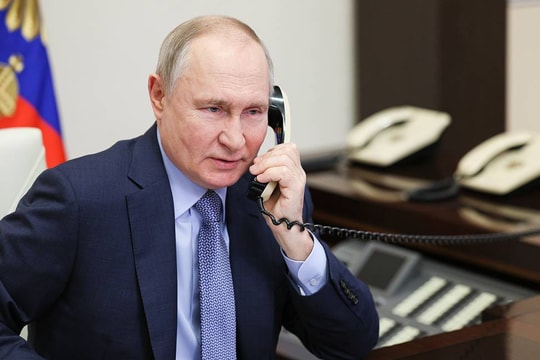 Tổng thống Putin điện đàm với lãnh đạo các nước trước khi gặp ông Trump