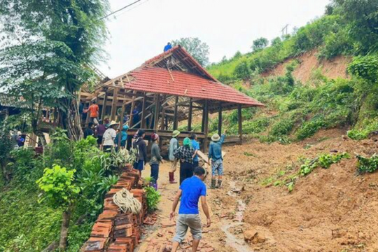 Mưa lớn gây sạt lở nhiều tuyến đường ở Sơn La, 1 người bị thương