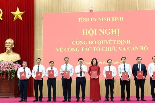 Ninh Bình bổ nhiệm nhiều cán bộ chủ chốt sau sáp nhập