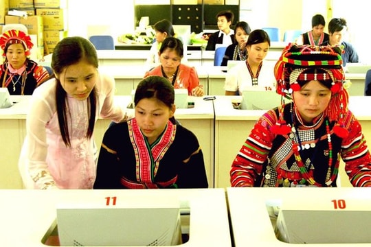 Người cam kết tình nguyện làm việc từ đủ 5 năm trở lên ở vùng đặc biệt khó khăn được xét tuyển công chức