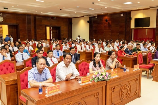 Chủ tịch UBND tỉnh Đắk Lắk công bố các quyết định về công tác cán bộ