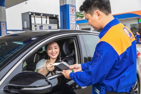 Giá xăng dầu hôm nay 4/7/2025: Giá xăng giảm mạnh về dưới 20.000 đồng/lít