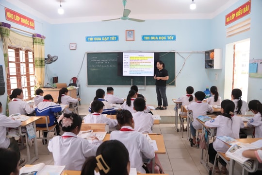 Nhà giáo tiếp tục được hưởng phụ cấp thâm niên cho đến khi thực hiện cải cách tiền lương