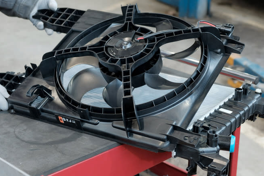 ‏Quạt tản nhiệt vẫn chạy khi xe tắt máy là điều hoàn toàn bình thường‏