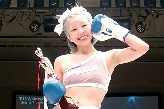 Nữ võ sĩ xinh đẹp Nhật Bản toàn thắng gần như chỉ với một chiêu thức