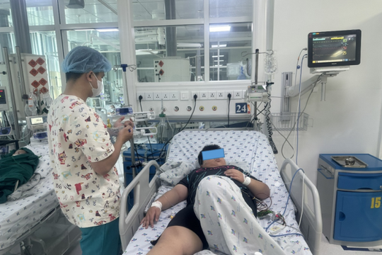 Cứu sống bé trai 12 tuổi nặng 83kg bị sốc sốt xuất huyết nặng, suy hô hấp và tổn thương đa cơ quan