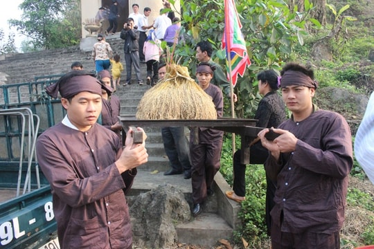 Độc đáo lễ hội Tết Doi của người Mường Thu Cúc