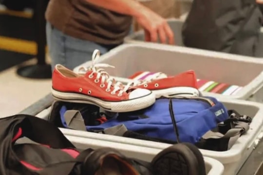 Sân bay Mỹ bãi bỏ quy định tháo giày khi kiểm tra an ninh