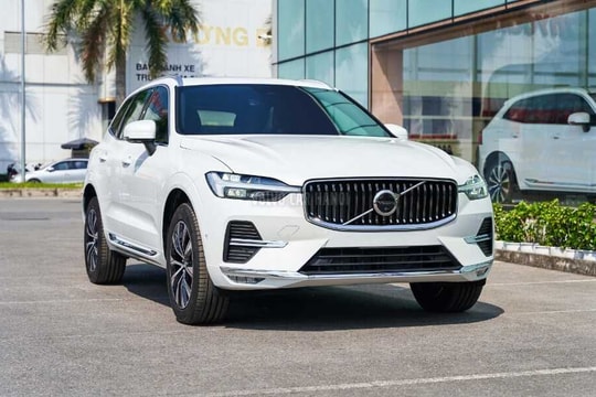 Cập nhật giá Volvo XC60 2025 kèm ưu đãi tháng 7/2025